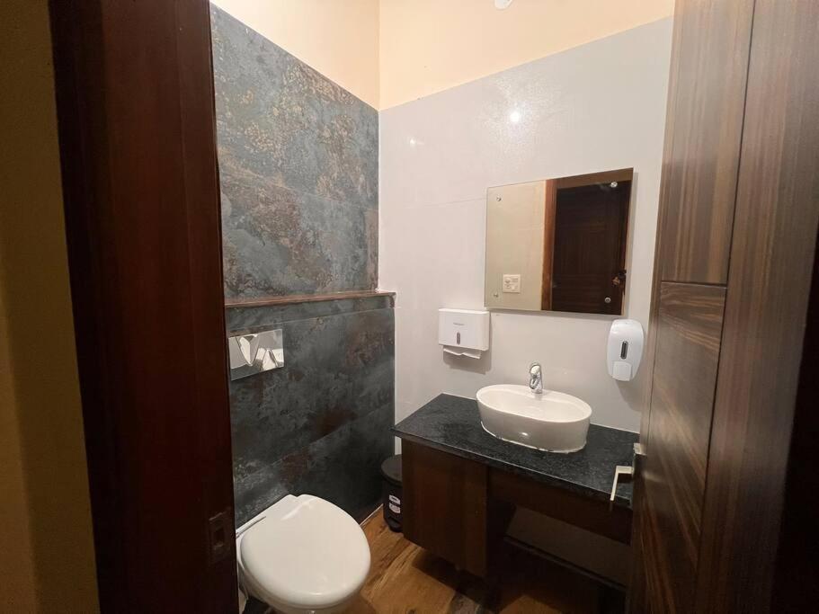 5Bhk Home Away From Home At Ranjit Avenue Αμριτσάρ Εξωτερικό φωτογραφία