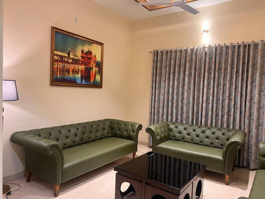 5Bhk Home Away From Home At Ranjit Avenue Αμριτσάρ Εξωτερικό φωτογραφία