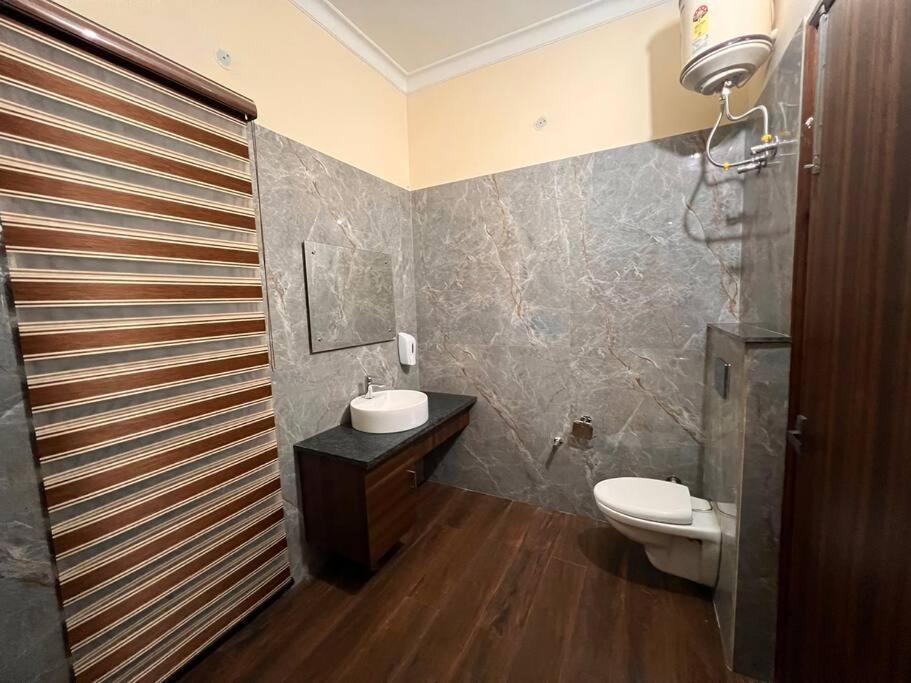 5Bhk Home Away From Home At Ranjit Avenue Αμριτσάρ Εξωτερικό φωτογραφία