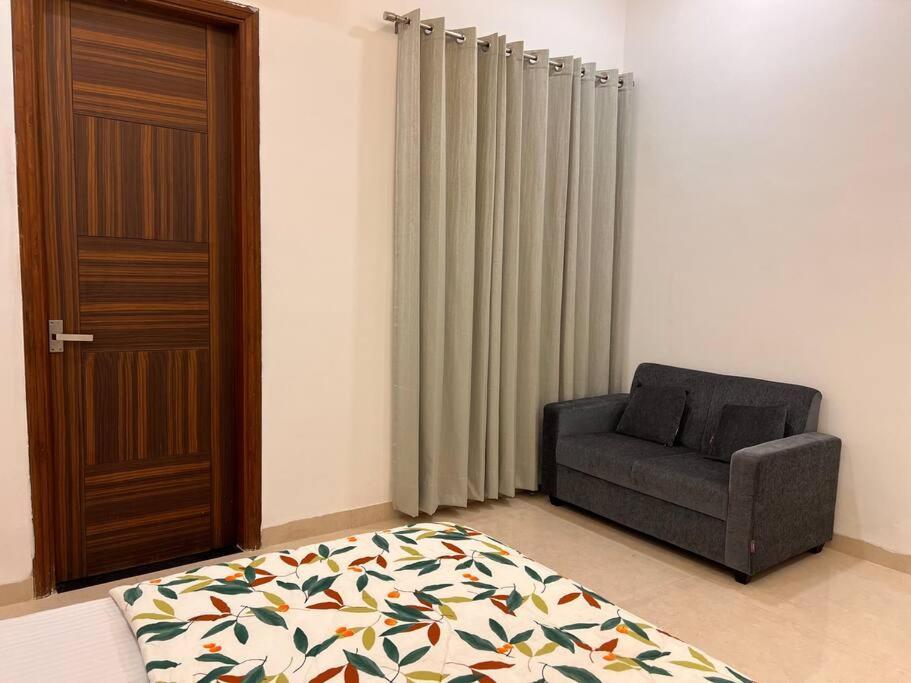 5Bhk Home Away From Home At Ranjit Avenue Αμριτσάρ Εξωτερικό φωτογραφία