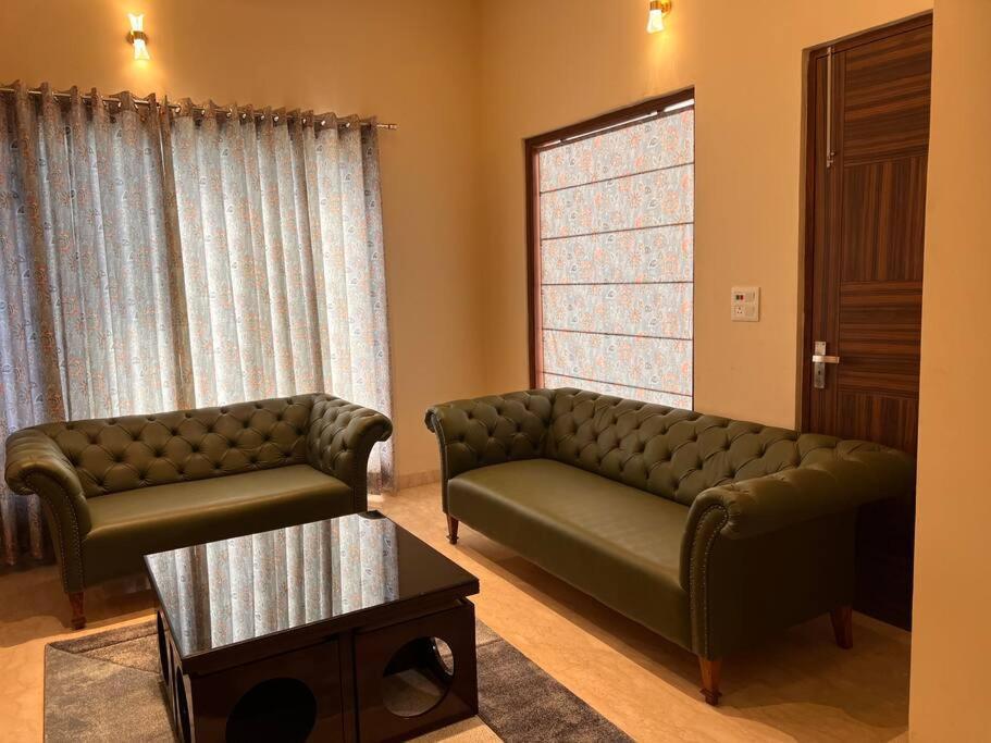 5Bhk Home Away From Home At Ranjit Avenue Αμριτσάρ Εξωτερικό φωτογραφία