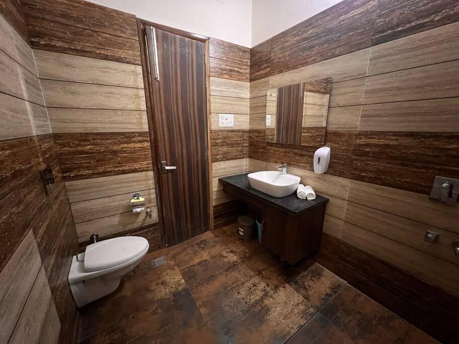 5Bhk Home Away From Home At Ranjit Avenue Αμριτσάρ Εξωτερικό φωτογραφία