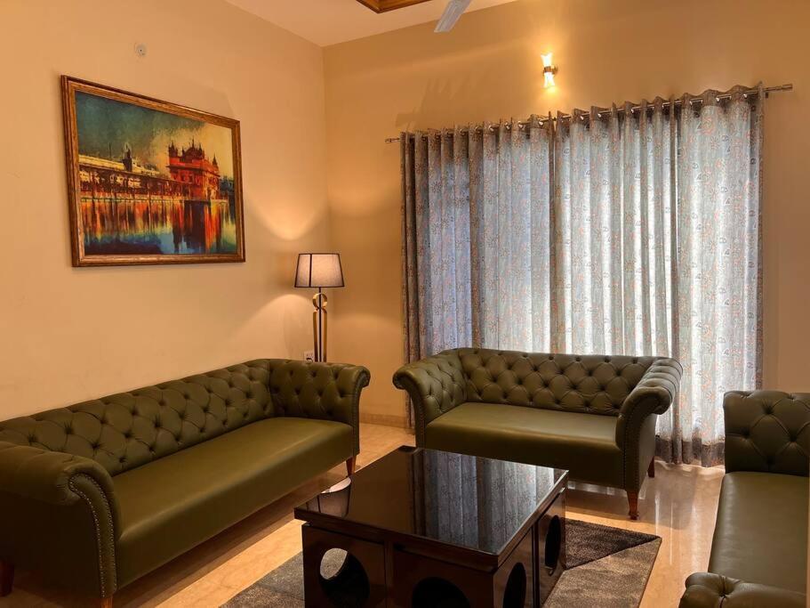 5Bhk Home Away From Home At Ranjit Avenue Αμριτσάρ Εξωτερικό φωτογραφία