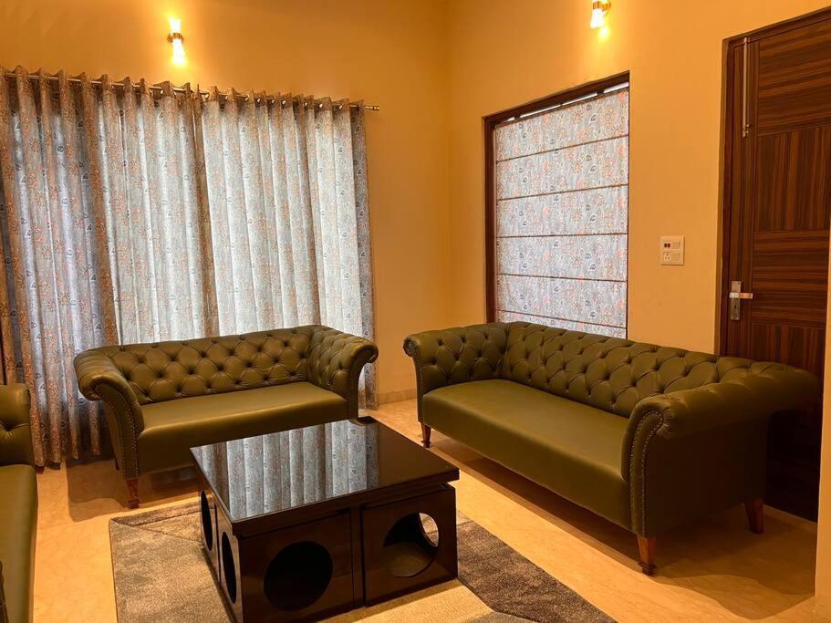 5Bhk Home Away From Home At Ranjit Avenue Αμριτσάρ Εξωτερικό φωτογραφία