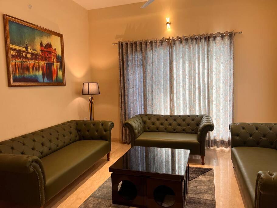 5Bhk Home Away From Home At Ranjit Avenue Αμριτσάρ Εξωτερικό φωτογραφία