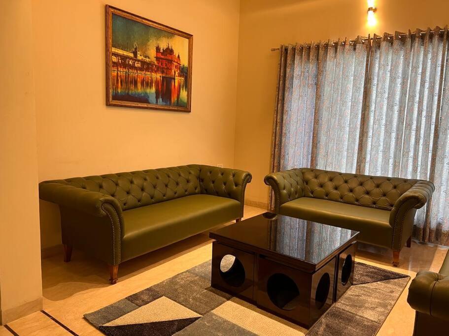 5Bhk Home Away From Home At Ranjit Avenue Αμριτσάρ Εξωτερικό φωτογραφία