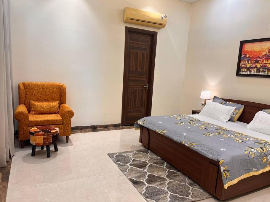 5Bhk Home Away From Home At Ranjit Avenue Αμριτσάρ Εξωτερικό φωτογραφία