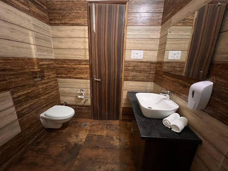 5Bhk Home Away From Home At Ranjit Avenue Αμριτσάρ Εξωτερικό φωτογραφία