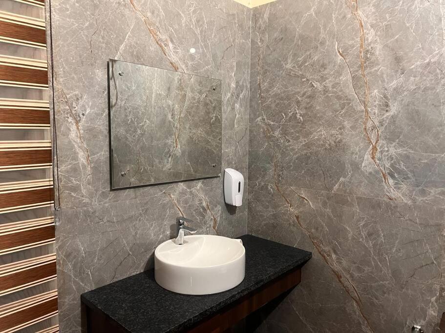 5Bhk Home Away From Home At Ranjit Avenue Αμριτσάρ Εξωτερικό φωτογραφία